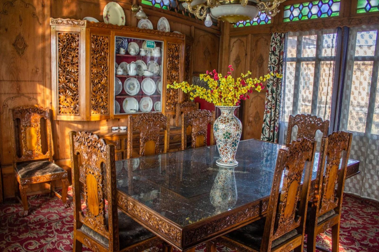 Bed and Breakfast House Boat New Manora Срінагар Екстер'єр фото