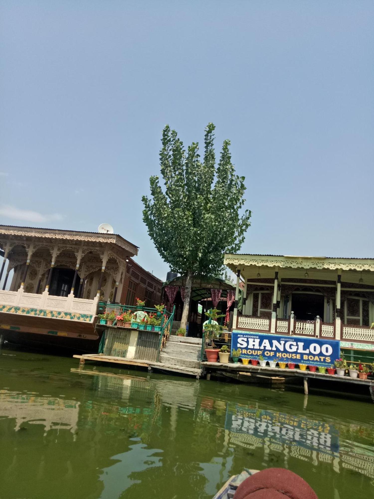 Bed and Breakfast House Boat New Manora Срінагар Екстер'єр фото