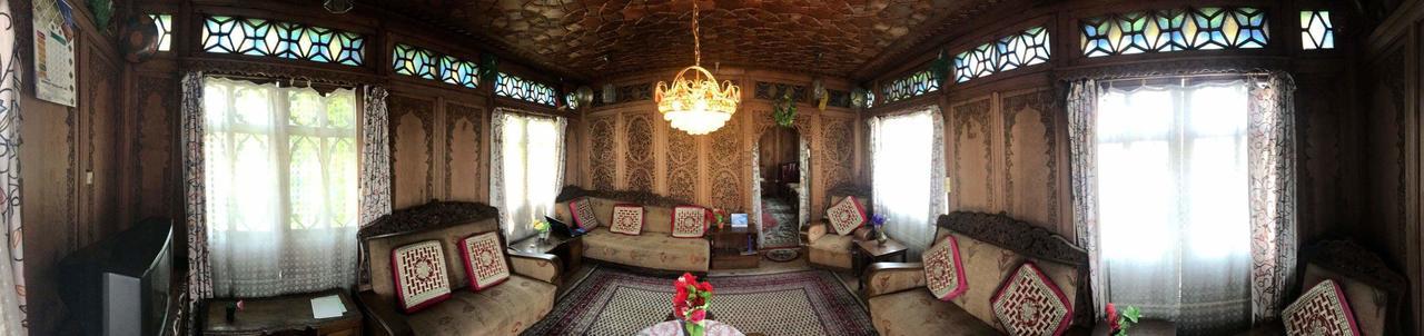 Bed and Breakfast House Boat New Manora Срінагар Екстер'єр фото