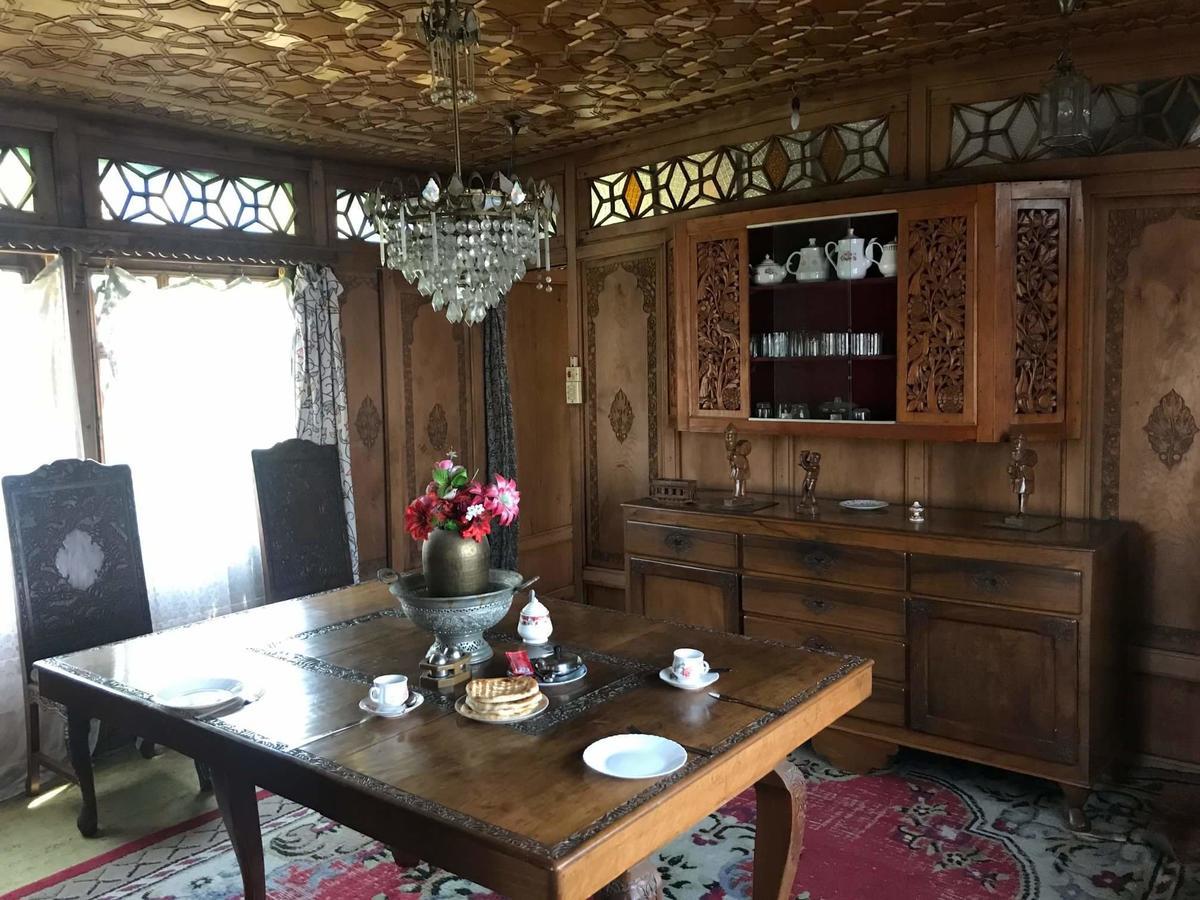 Bed and Breakfast House Boat New Manora Срінагар Екстер'єр фото